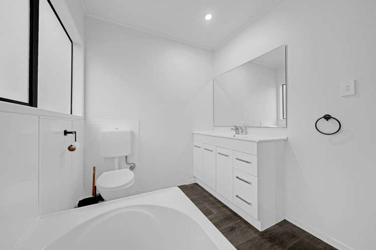 16 Malvina Place Bucklands Beach_16