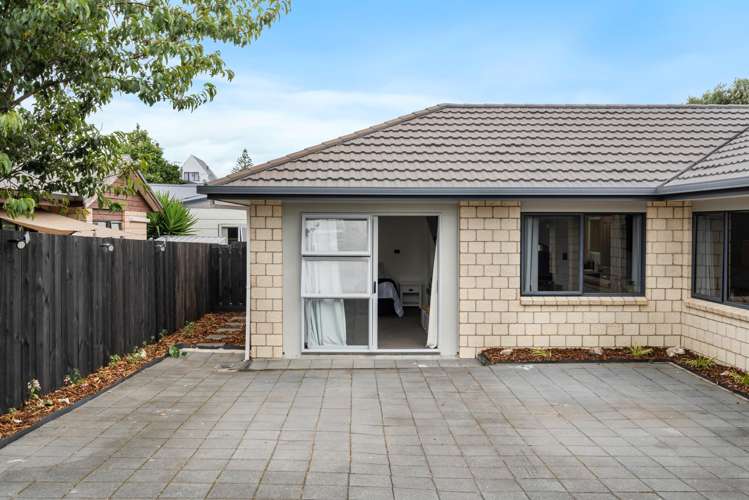 55 Coopers Road Gate Pa_21