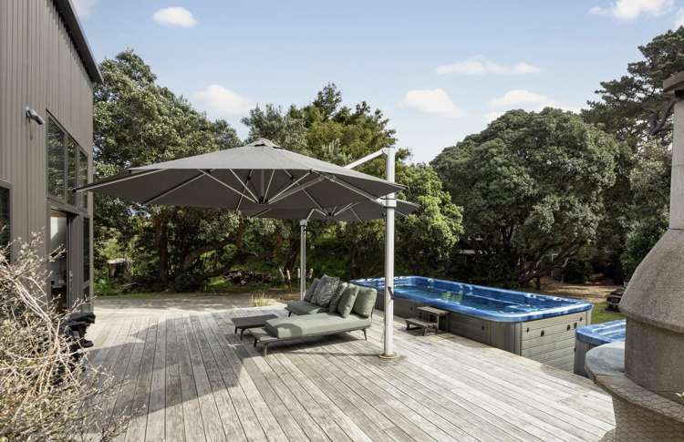 21 & 21a Beach Valley Road Piha_11