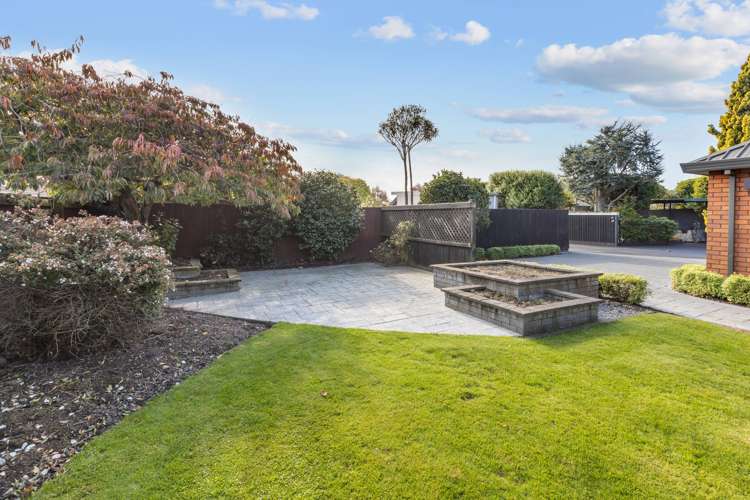 78 Regency Crescent Redwood_16