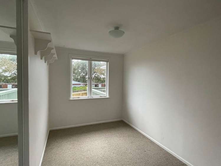 53 Amberley Avenue Te Atatu South_13