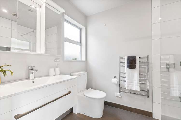 27 Famille Close Yaldhurst_8