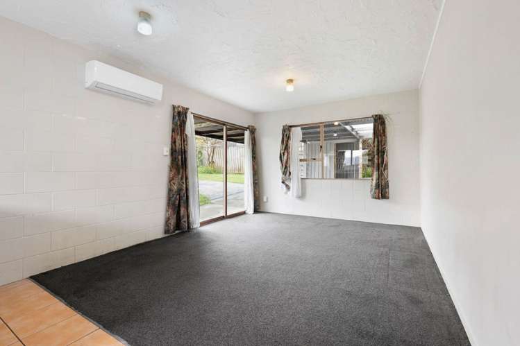 38 Makora Road Massey_36