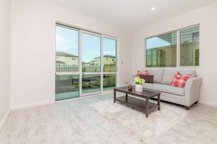 411 Ormiston Road Flat Bush_2