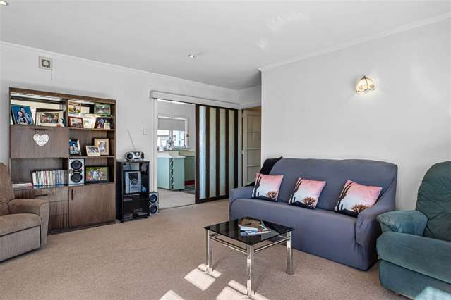 1/62 Bassett Street Burwood_2