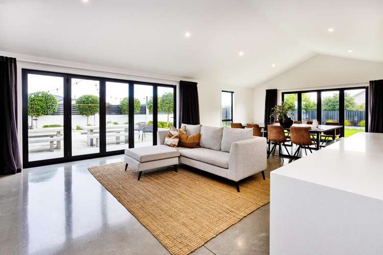 1 Lumsden Drive Waikiwi_11