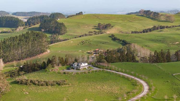 764 Peak Road Helensville_26