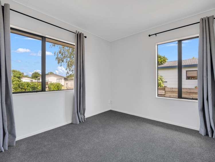 8a Kaimai Place Hairini_5