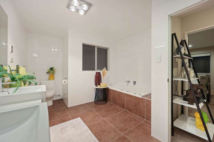 31 Rosewell Crescent Flat Bush_37