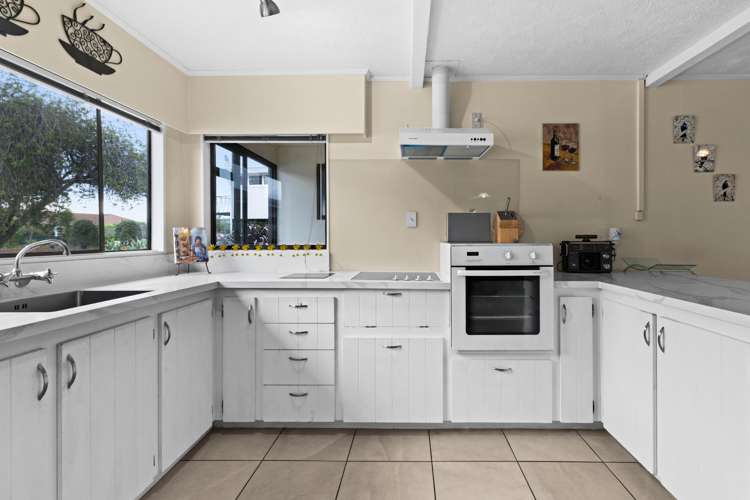 11a Cassino Crescent Onekawa_3