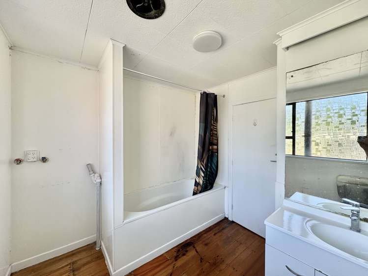 7 Marlene Avenue Te Atatu South_13