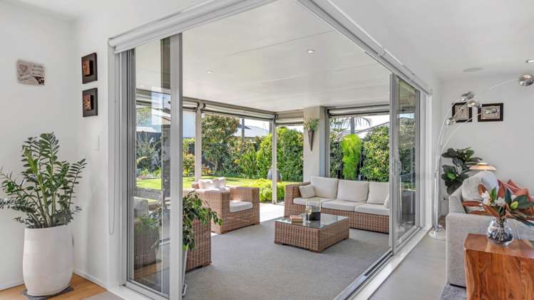 21 Constellation Avenue Beachlands_15