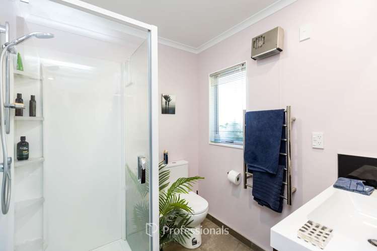10 Mcewen Crescent Riverstone Terraces_11