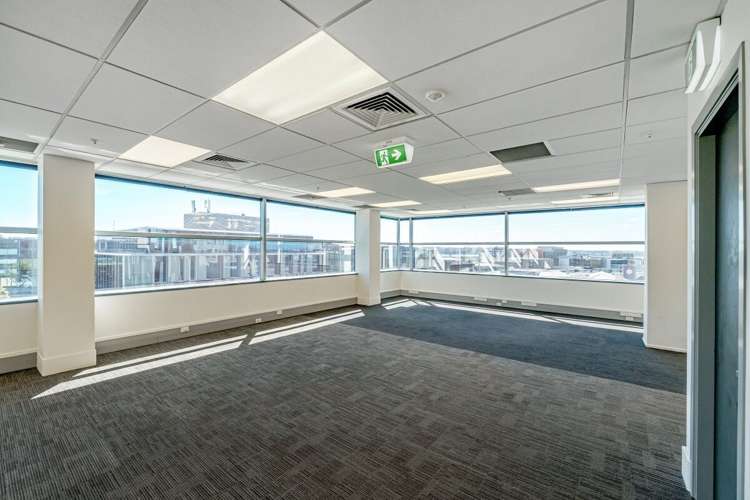 151 Victoria Street West City Centre_11