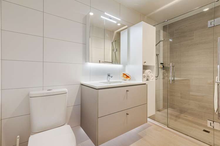 301/4 Bute Road Browns Bay_12