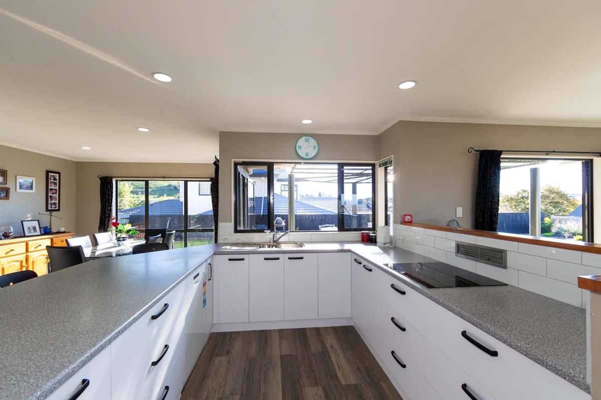 84 Churchill Drive_2