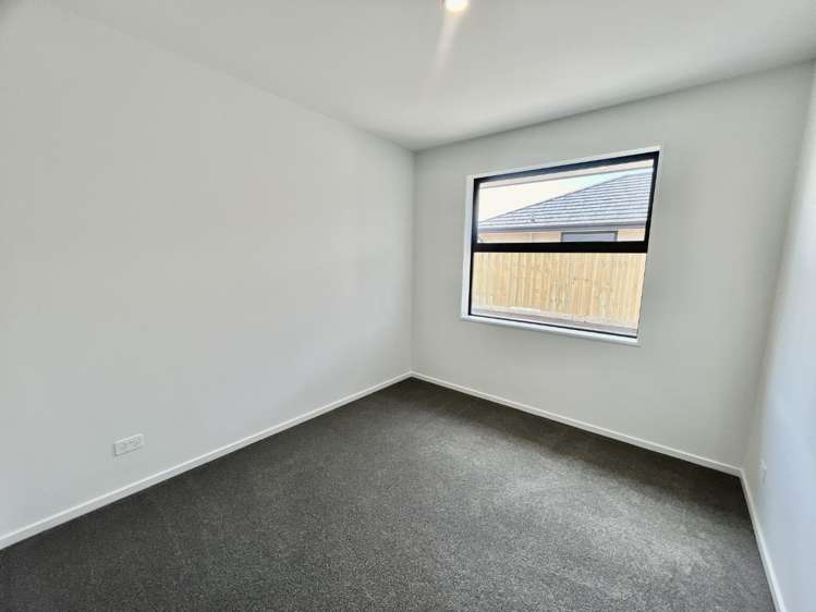 21 Muldowney Drive 11103_8