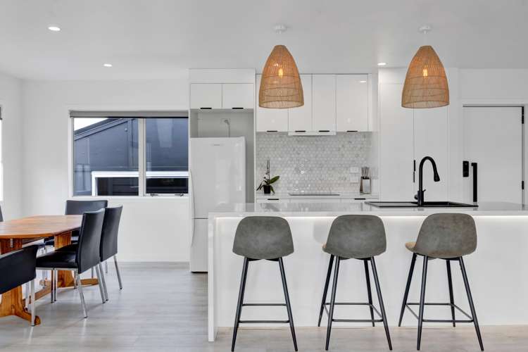 56 Warwick Road Stratford_3