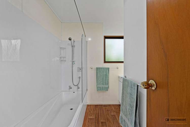 1/32 Parakai Avenue, Parakai Helensville_11