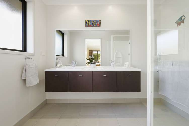 2 Foothills Lane Glen Eden_12