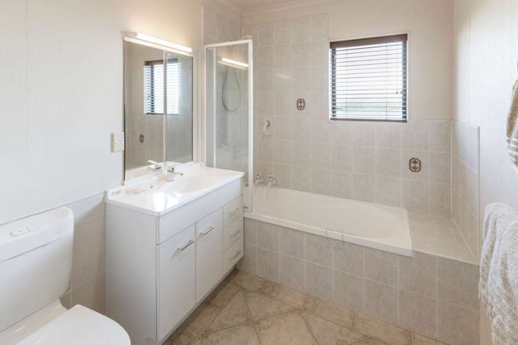 74a Lytton Street Glenholme_14