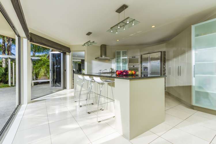 8 Oscar Road Greenhithe_27