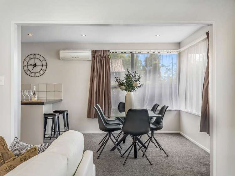 49 Yellowstone Crescent Burwood_12