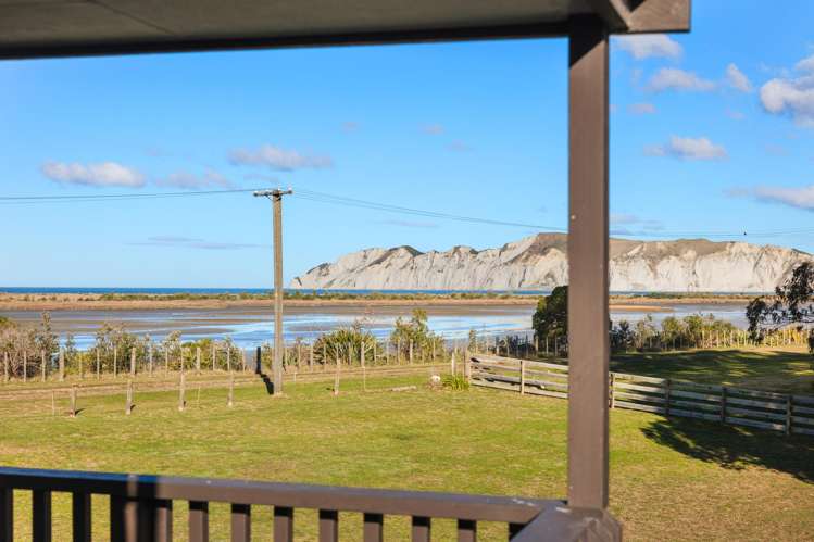 209 Browns Beach Road Muriwai_25