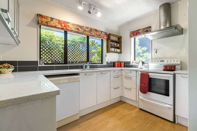 4/4 Fraser Road Narrow Neck_2