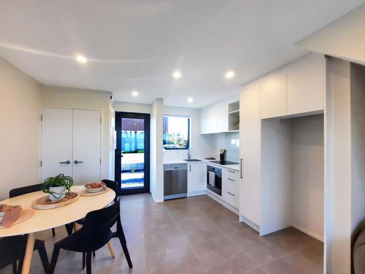 7B Malaga Crescent 10174_1