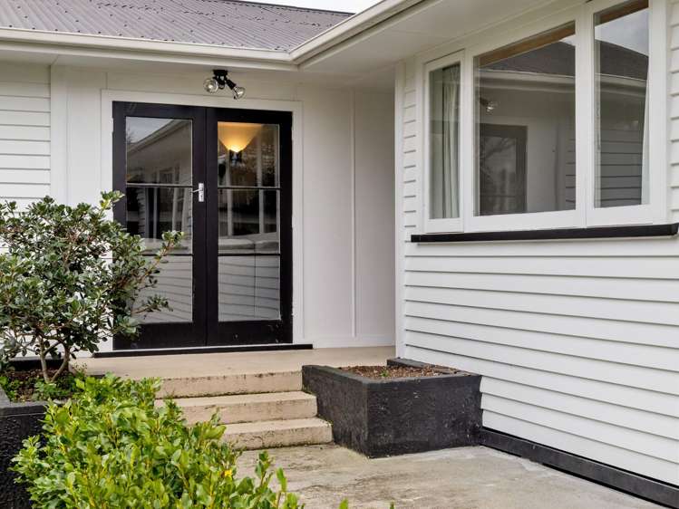 5 Sutton Crescent Hillcrest_17