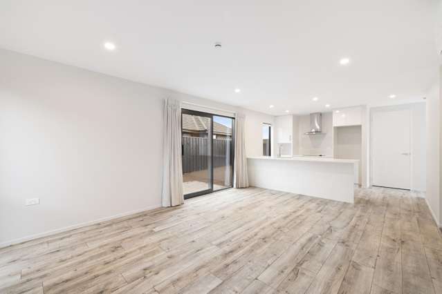 11 Dodd Road 11103_4