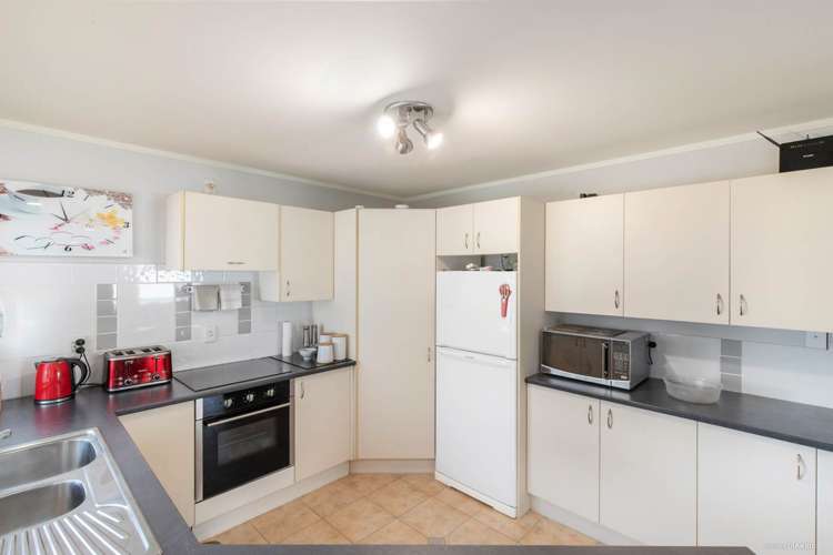 87 Burundi Avenue Clendon Park_11