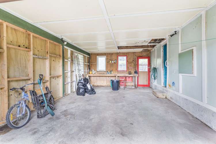 22 Fyvie Avenue Tawa_13