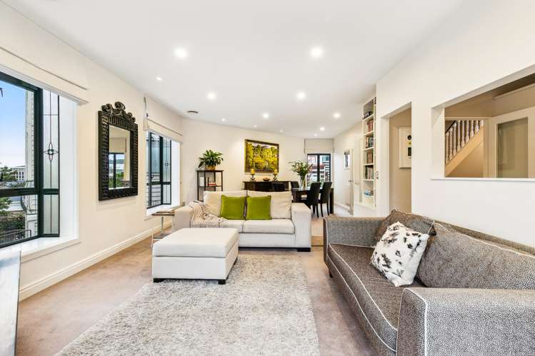 2/67 Bolton Street_0