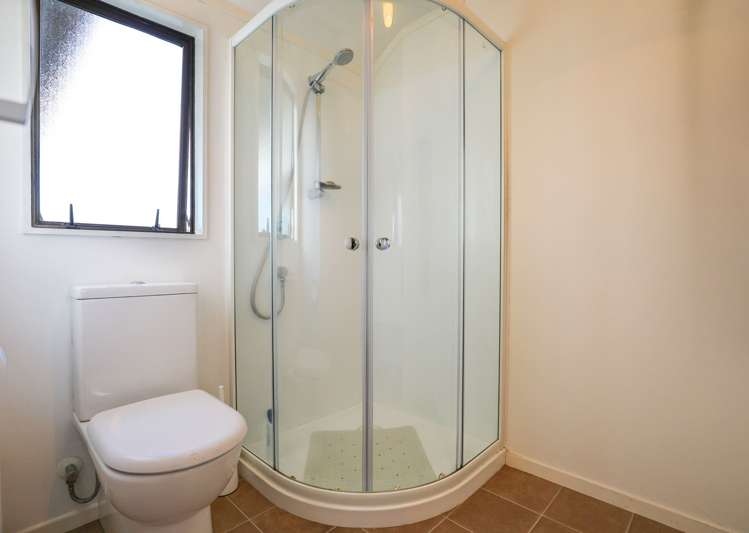 2/153 Spa Road Taupo_11