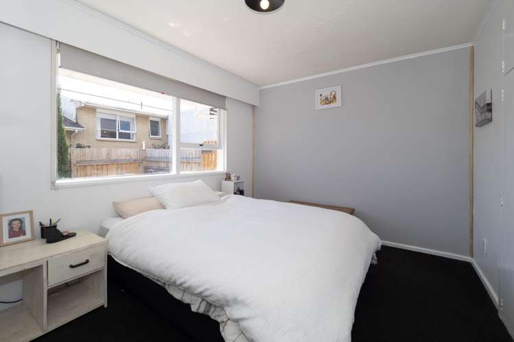 2/42 Aitken Street Ashburton_5