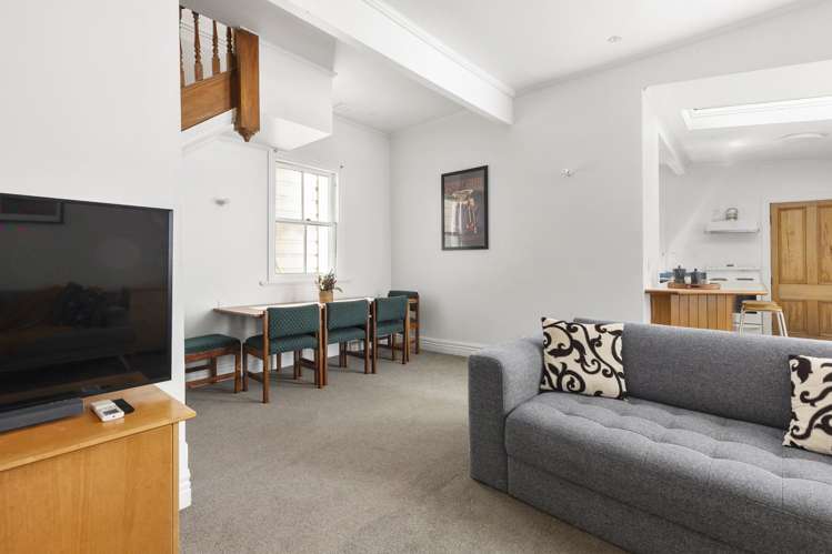 27 Nairn Street Mount Cook_2