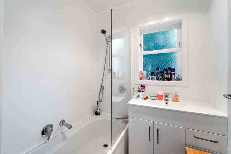 64 Sherwood Avenue Te Atatu South_10