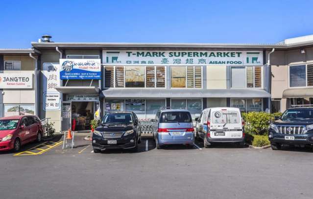 HIGH-STUD RETAIL/HOSPITALITY PREMISES 