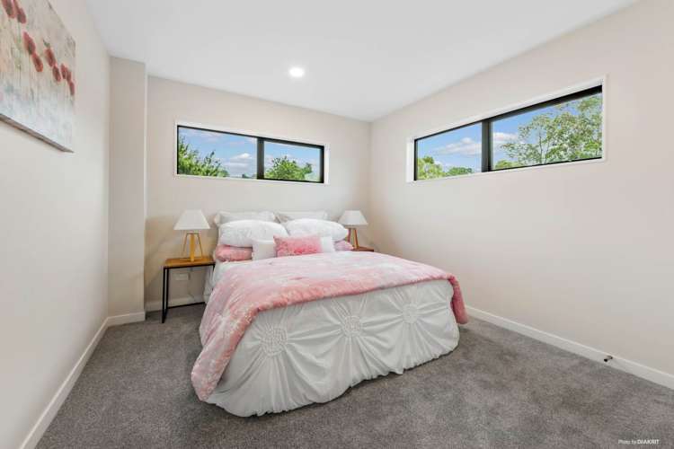 7 Han Court Glen Eden_9