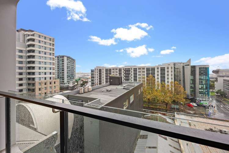 403/70 Anzac Avenue_2