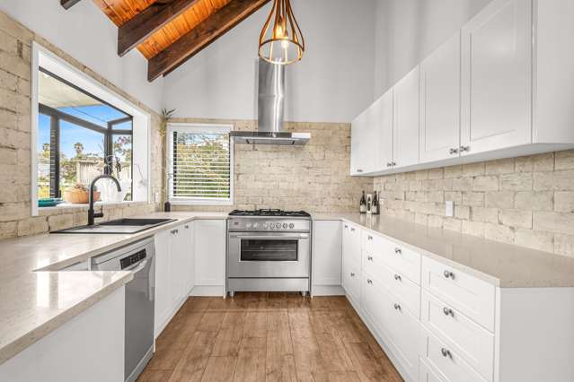 11 Moffat Road Red Beach_2
