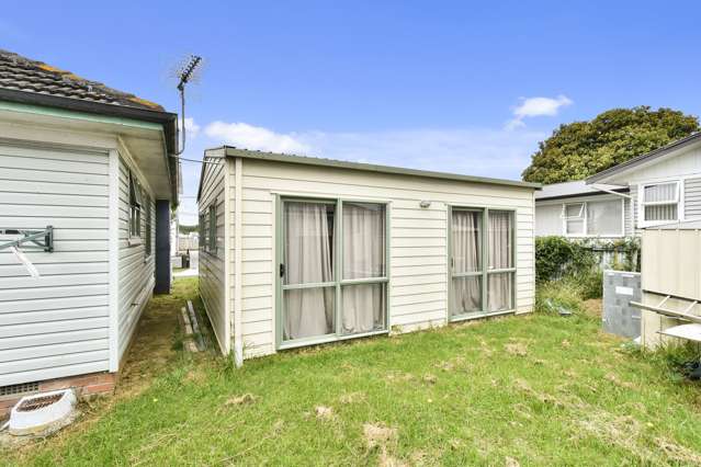 32 Whitley Crescent Otara_4