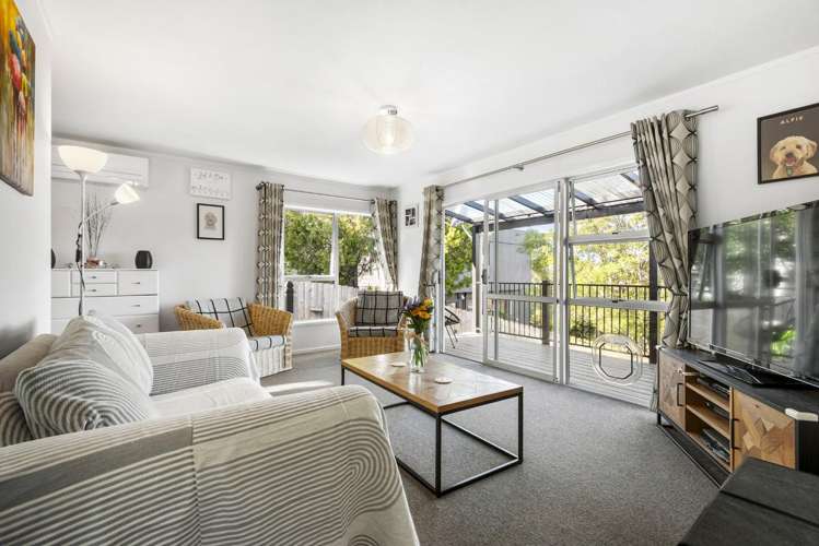 1/6 Phillipa Place Browns Bay_11