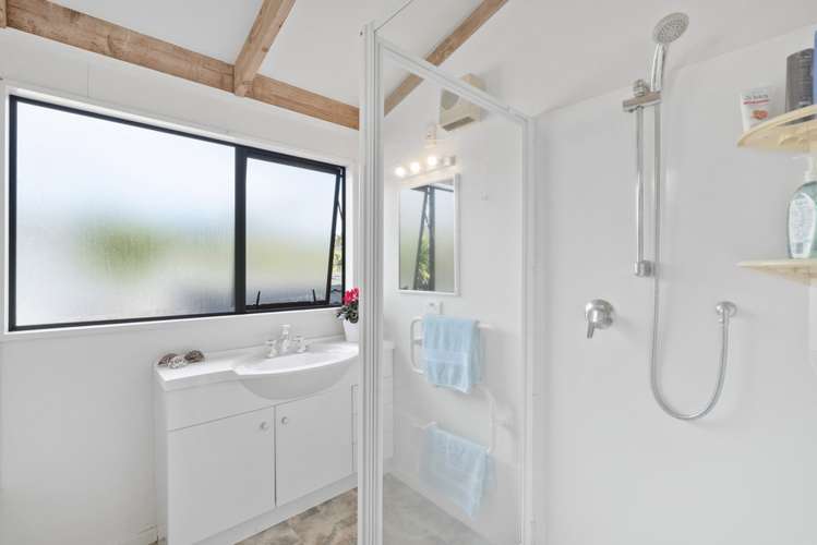 2/94a Coronation Road Hillcrest_15