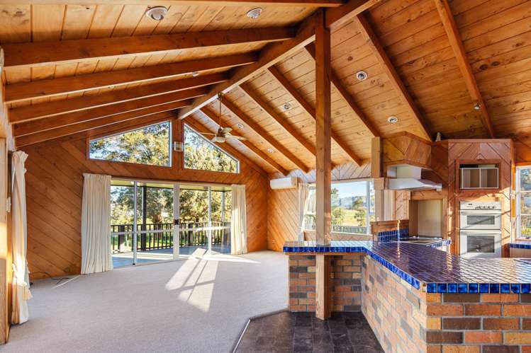 209 Browns Beach Road Muriwai_4