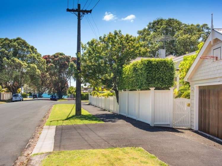 27 Oxford Terrace Devonport_22