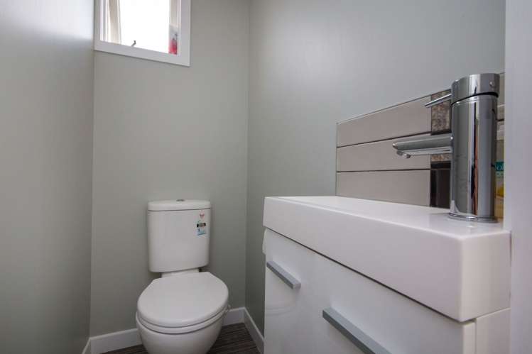 25 Edgeware Road Palmerston North Central_11