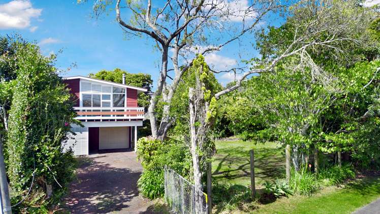 1 Alwyn Avenue Te Atatu South_20